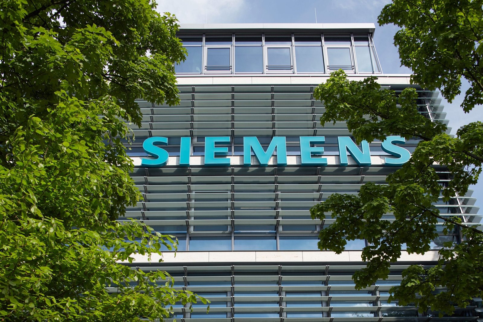 Siemens’ Robot Fixed a Turbine Blade